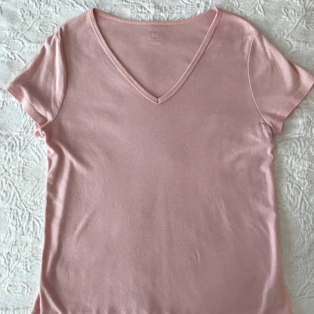 GAP pink tee